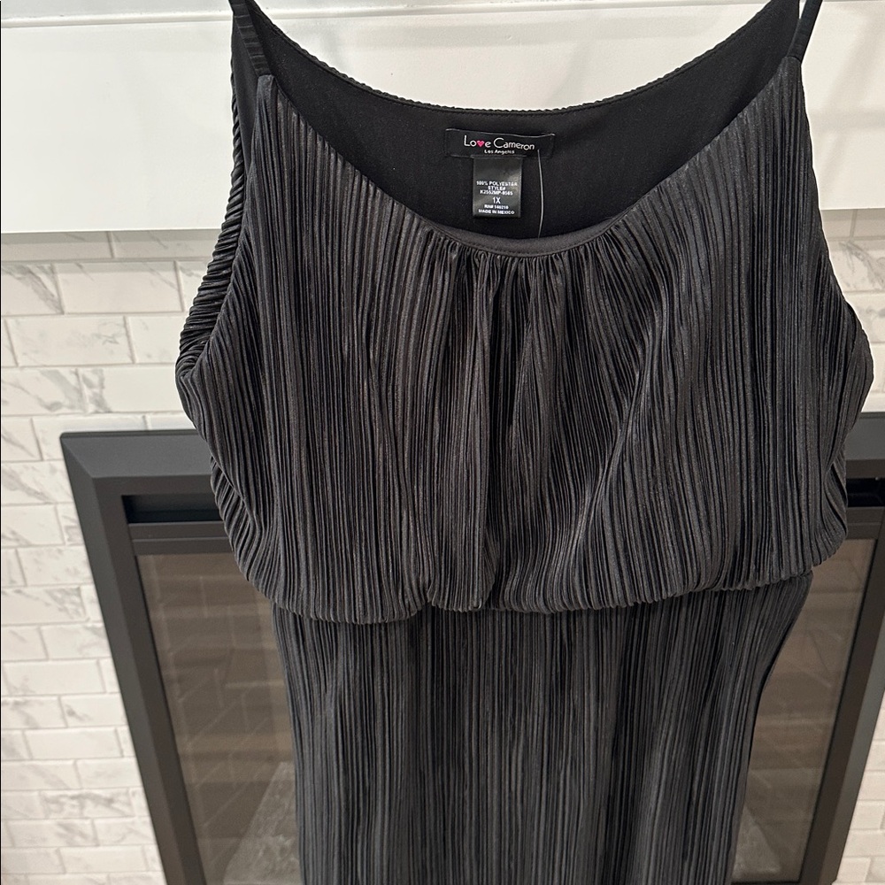 Love Cameron Black pleated texture Sleeveless Dress 2 for $20